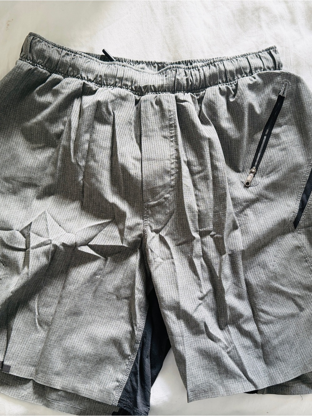 lululemon athletica Men's Light Gray Athletic Jogger Shorts